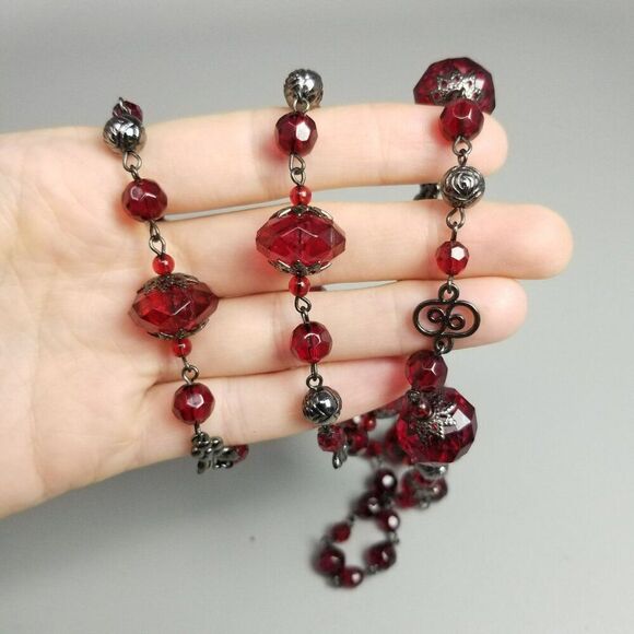 Vintage Red and Dark Gray Long Beaded Necklace, Plastic and Metal, Estate - Picture 5 of 7